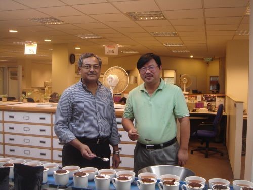 General Luo and foreign businessmen